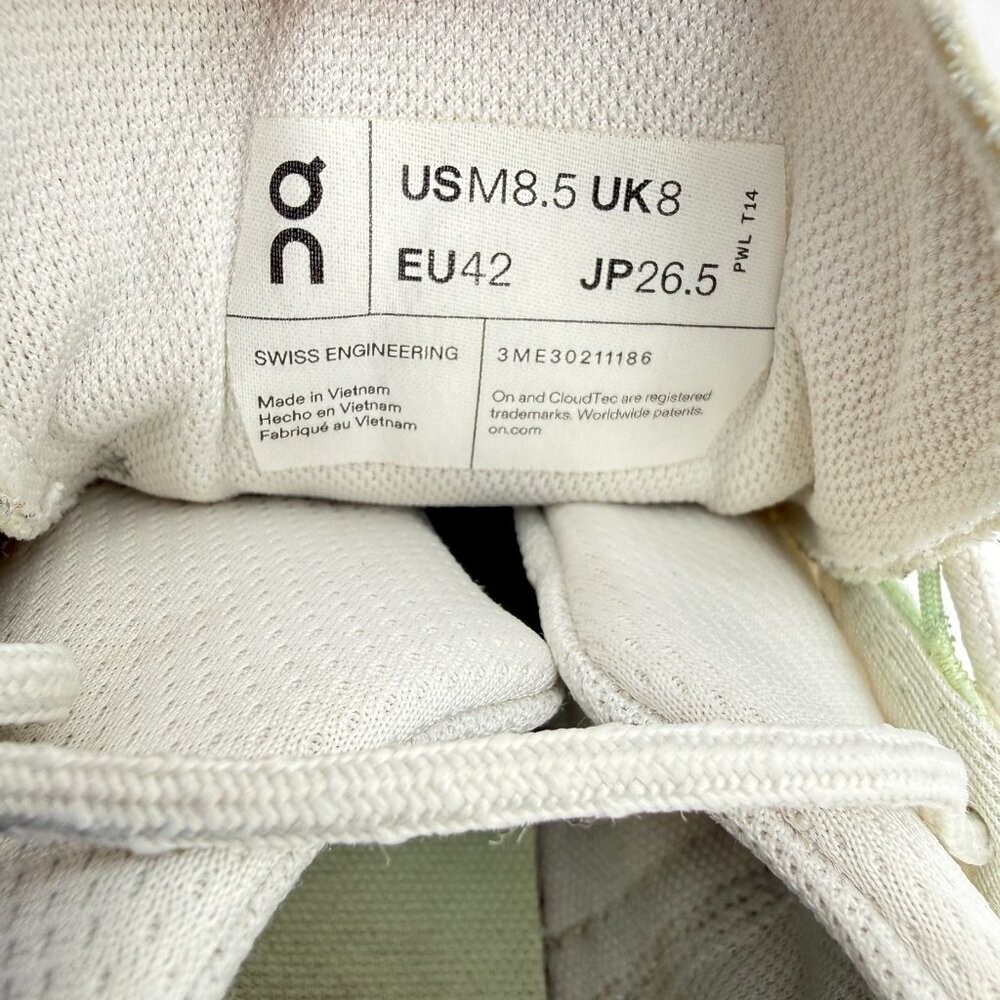 On Cloudnova 2 Swiss Engineering Men Size 8.5 3ME30211186 White Running Shoes - Picture 10 of 11